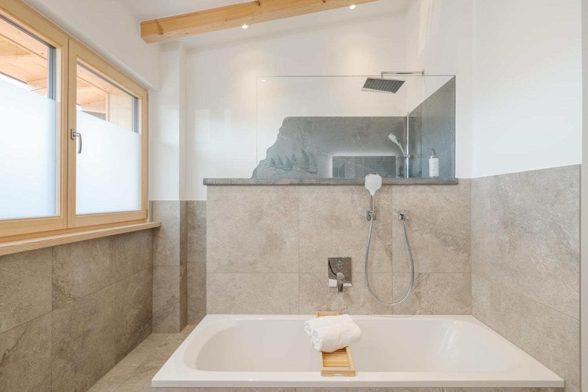 Fenjoy: Ferienapartment Mit Bergblick / Balkon / Bbq Bernau am Chiemsee Eksteriør bilde